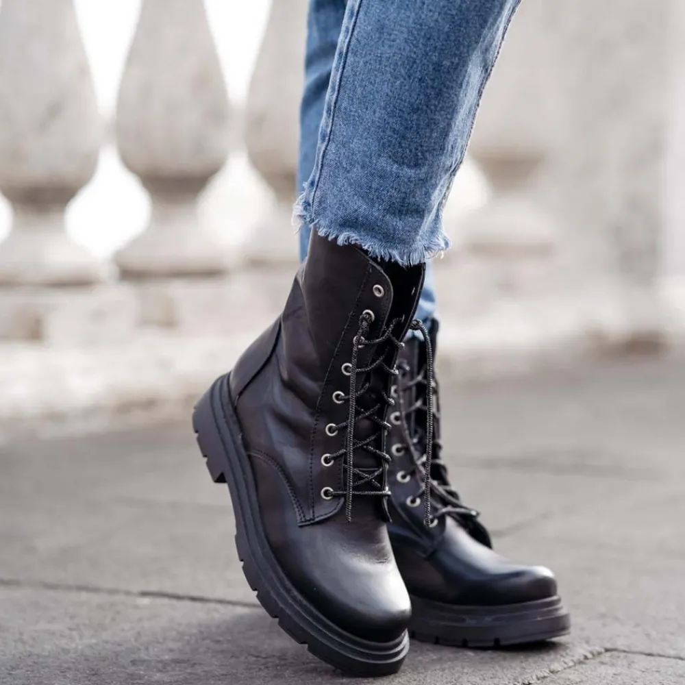 anfibi_con_laccio_di_stra_3.webp Anfibi | Stivali Invernali | Personal Anfibi con Laccio di Strass Scuro "BLAX"  - Nero