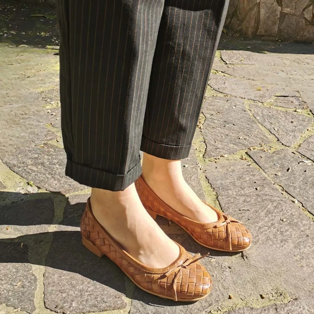 ballerine_in_pelle_intrec_1-1.webp Ballerine | Personal Ballerine in Pelle Intrecciata "ETOILE" - Cuoio