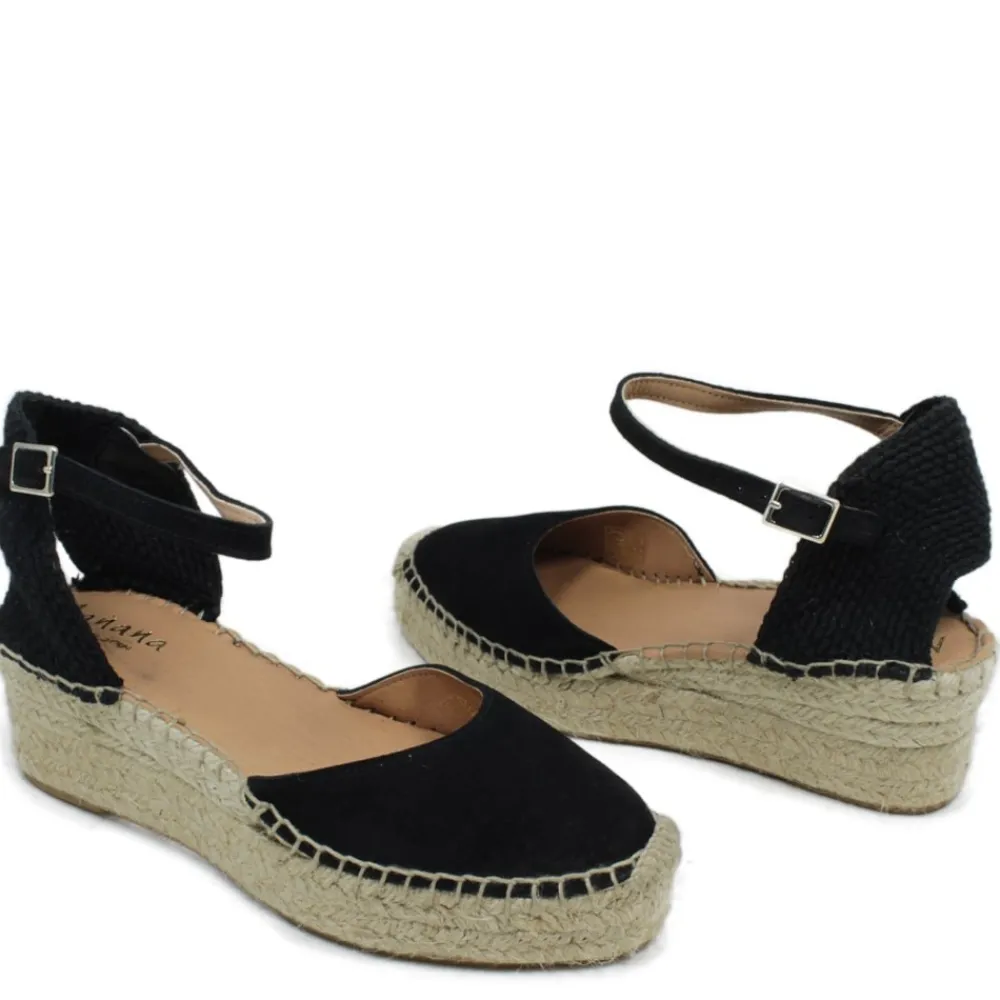 espadrillas_in_camoscio_c_1-3.webp Espadrillas | Sandali Con Zeppa | Mañana Espadrillas in Camoscio con Zeppa Bassa e Cinturino "410" - Nero