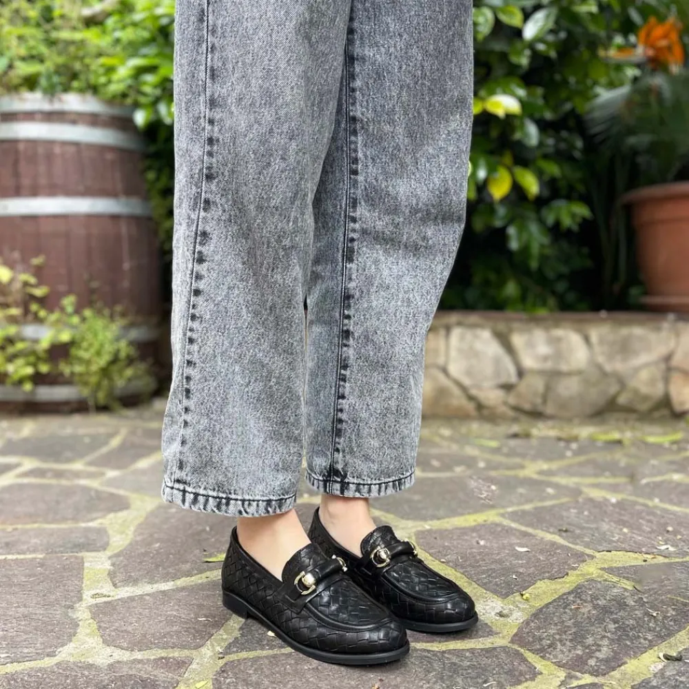 mocassini_da_donna_in_pel_1-1.webp Stringate & Mocassini | Personal Mocassini da Donna in Pelle Intrecciata "MOKA" - Nero