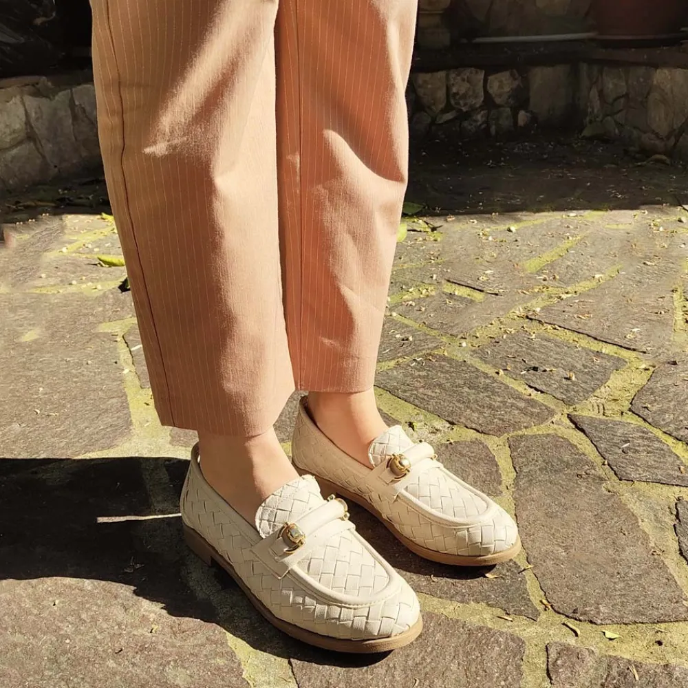 mocassini_da_donna_in_pel_1.webp Stringate & Mocassini | Personal Mocassini da Donna in Pelle Intrecciata "MOKA" - Beige