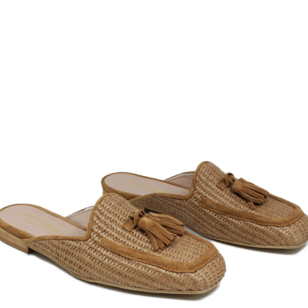 sabot_flat_in_rafia_e_cam_0-1.webp Stringate & Mocassini | Sabot | Personal Sabot Flat in Rafia e Camoscio con Nappine "CAPRI" - Cuoio