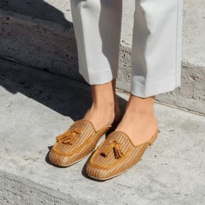 Stringate & Mocassini | Sabot | Personal Sabot Flat in Rafia e Camoscio con Nappine "CAPRI" - Cuoio