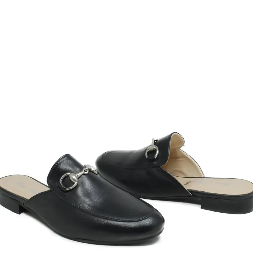 sabot_in_pelle_con_morset_1.webp Sandali Bassi | Sabot | Made in Italy Sabot in Pelle con Morsetto Metallico "KB08" - Nero