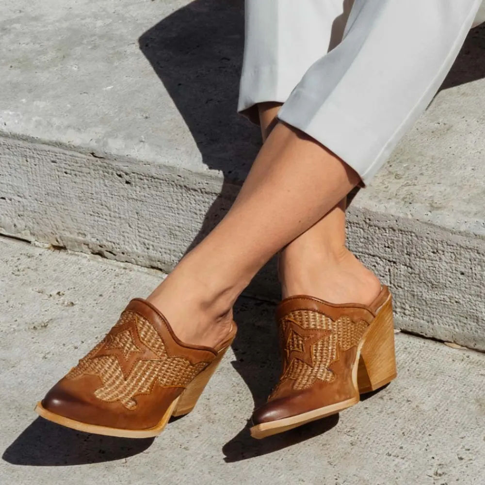 sabot_texani_con_tacco_al_1-3.webp Sabot | Scarpe Con Tacco | Personal Sabot Texani con Tacco Alto "VEGA" - Nabuk e Rafia Cuoio