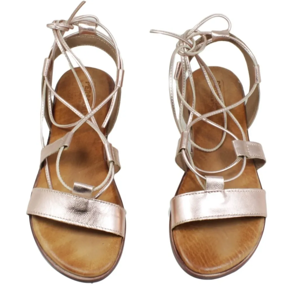 sandali_bassi_con_laccio__1-4.webp Sandali Bassi | Personal Sandali Bassi con Laccio alla Caviglia "Cornelia" - Rame/Cuoio LaminatoRame