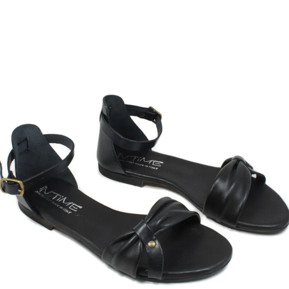 sandali_bassi_flat_in_pel_0-1.webp Sandali Bassi | In Time Sandali Bassi Flat in Pelle "Luna" - Nero