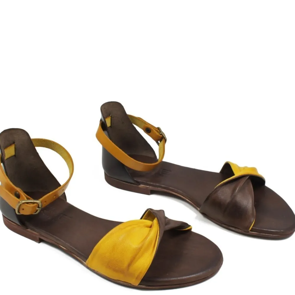 sandali_bassi_flat_in_pel_0-8.webp Sandali Bassi | In Time Sandali Bassi Flat in Pelle "Procida" - Testa di Moro/Ocra TestadiMoro