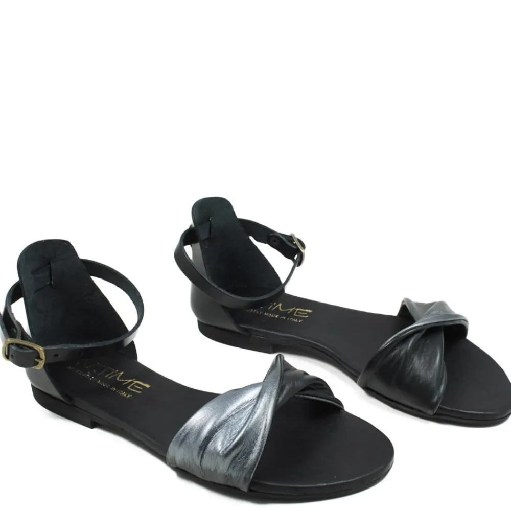 sandali_bassi_flat_in_pel_0-9.webp Sandali Bassi | In Time Sandali Bassi Flat in Pelle "Procida" - /Canna di Fucile Nero