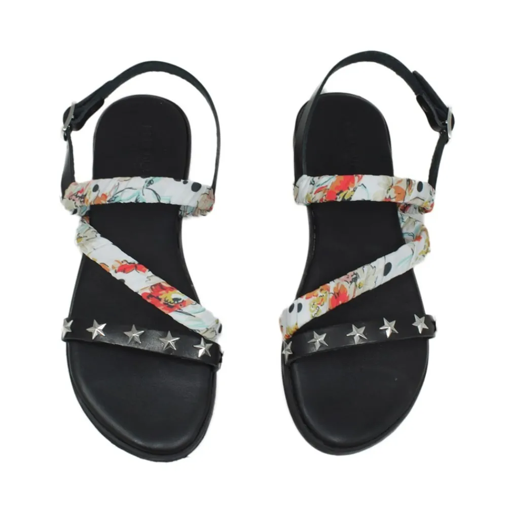 sandali_bassi_in_pelle_co_2.webp Sandali Bassi | Personal Sandali Bassi in Pelle con Borchie a Stella e Foulard "Star" - Nero