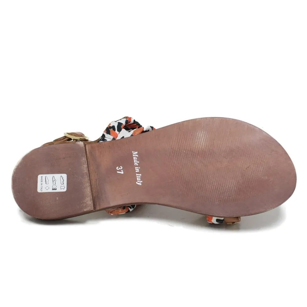 sandali_bassi_in_pelle_co_5.webp Sandali Bassi | Personal Sandali Bassi in Pelle con Borchie a Stella e Foulard "Star" - Cuoio