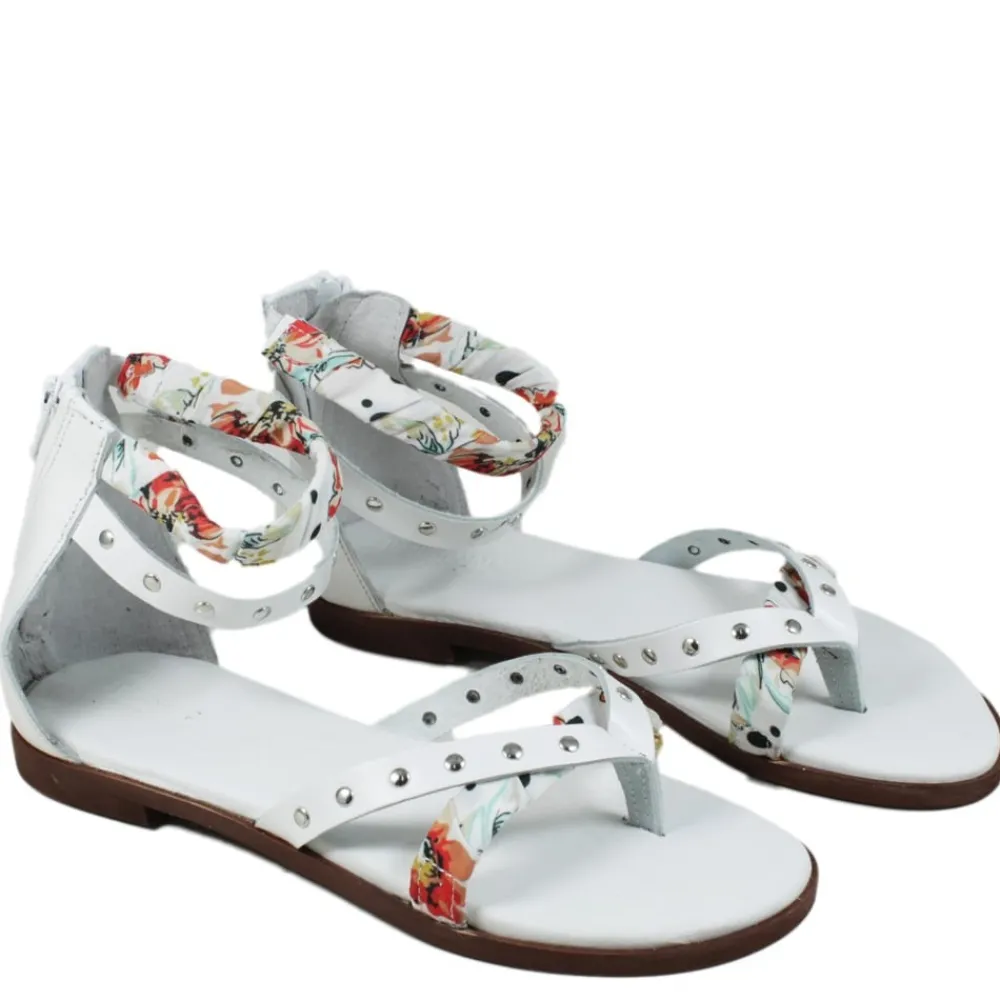 sandali_bassi_infradito_c_0-2.webp Sandali Bassi | Personal Sandali Bassi Infradito con Cavigliera Borchie e Foulard "Benirras" - Bianco