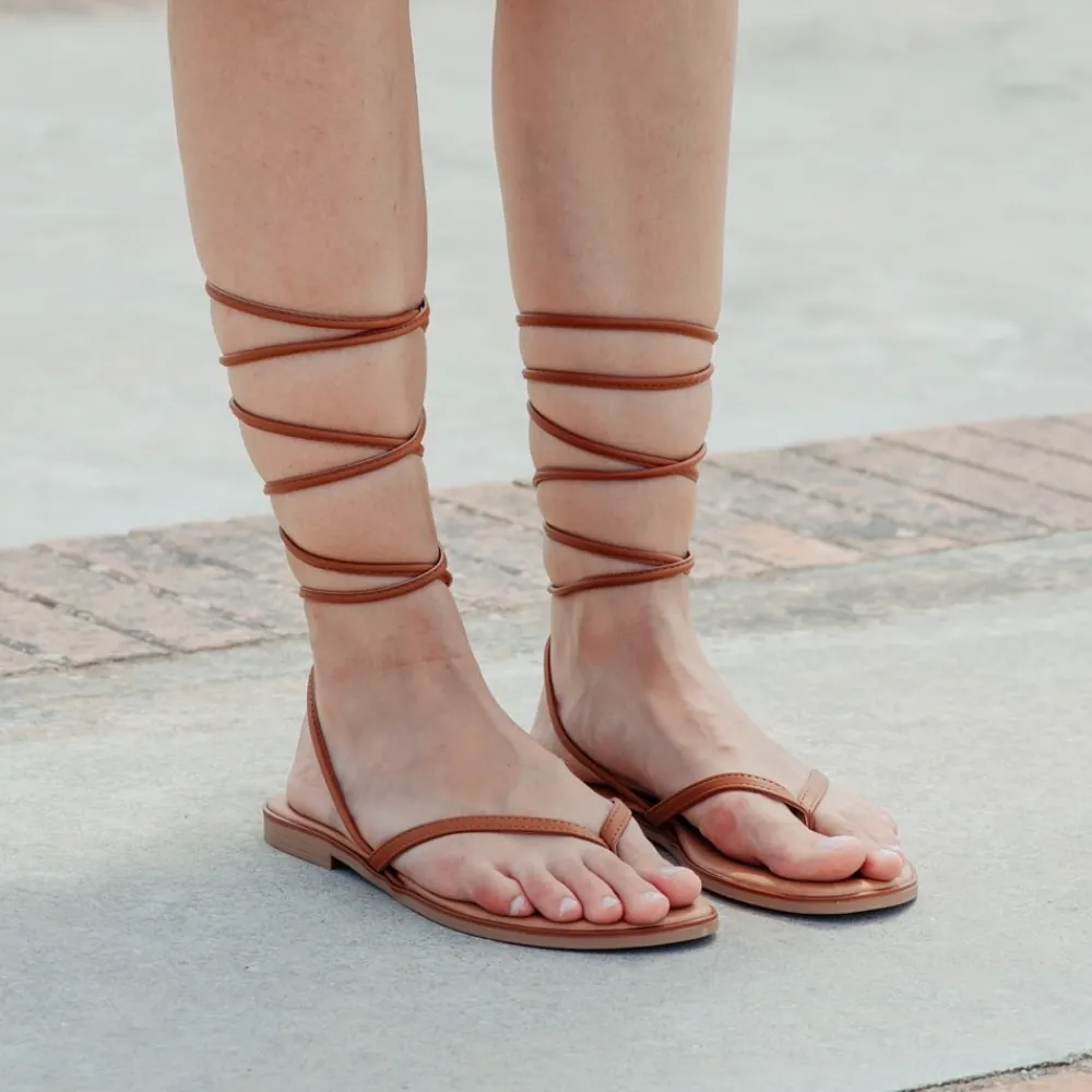 sandali_bassi_infradito_c_3-4.webp Sandali Bassi | Mañana Sandali Bassi Infradito con Laccio alla Caviglia "Rebeca" - Pelle Cuoio