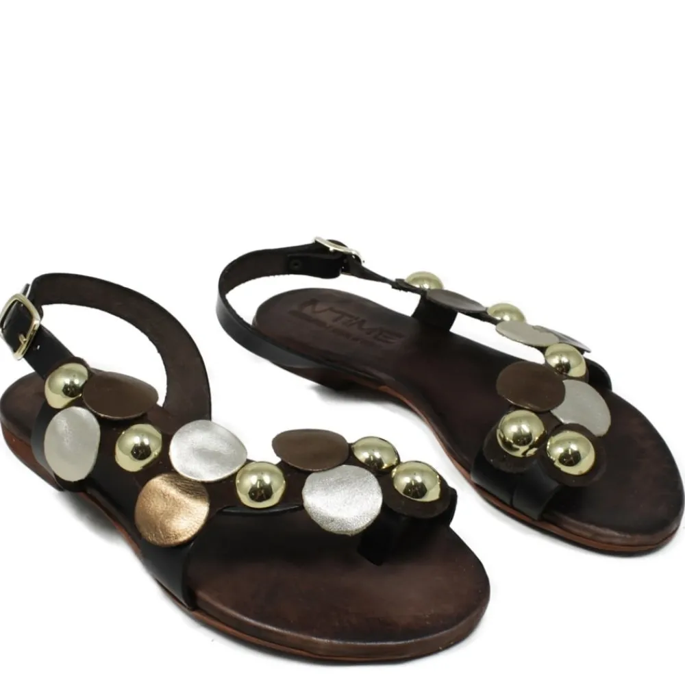 sandali_bassi_infradito_i_0.webp Sandali Bassi | In Time Sandali Bassi Infradito in Pelle con Borchie "Studdy" - Testa di Moro TestadiMoro