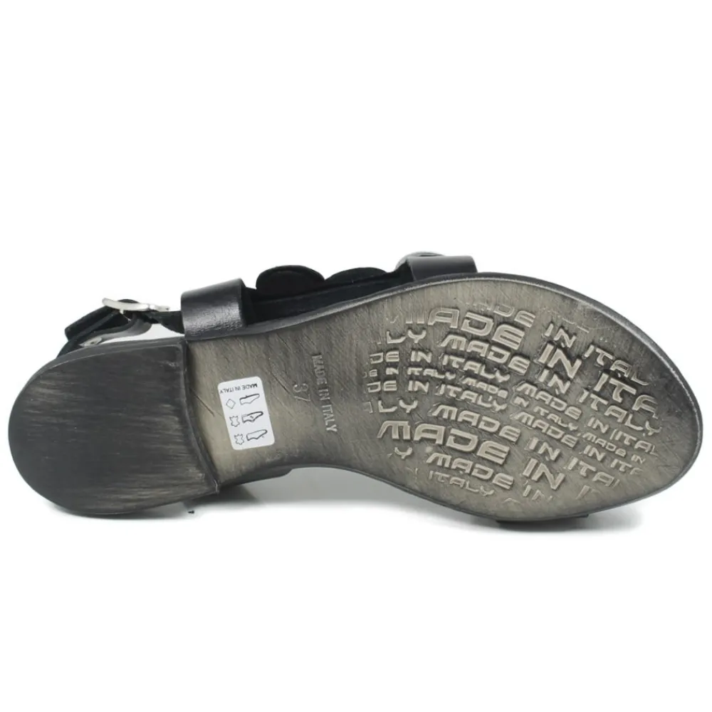 sandali_bassi_infradito_i_2-1.webp Sandali Bassi | In Time Sandali Bassi Infradito in Pelle "Penny" - Nero