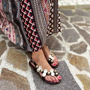 Sandali Bassi | In Time Sandali Bassi Infradito in Pelle con Borchie "Studdy" - Testa di Moro TestadiMoro