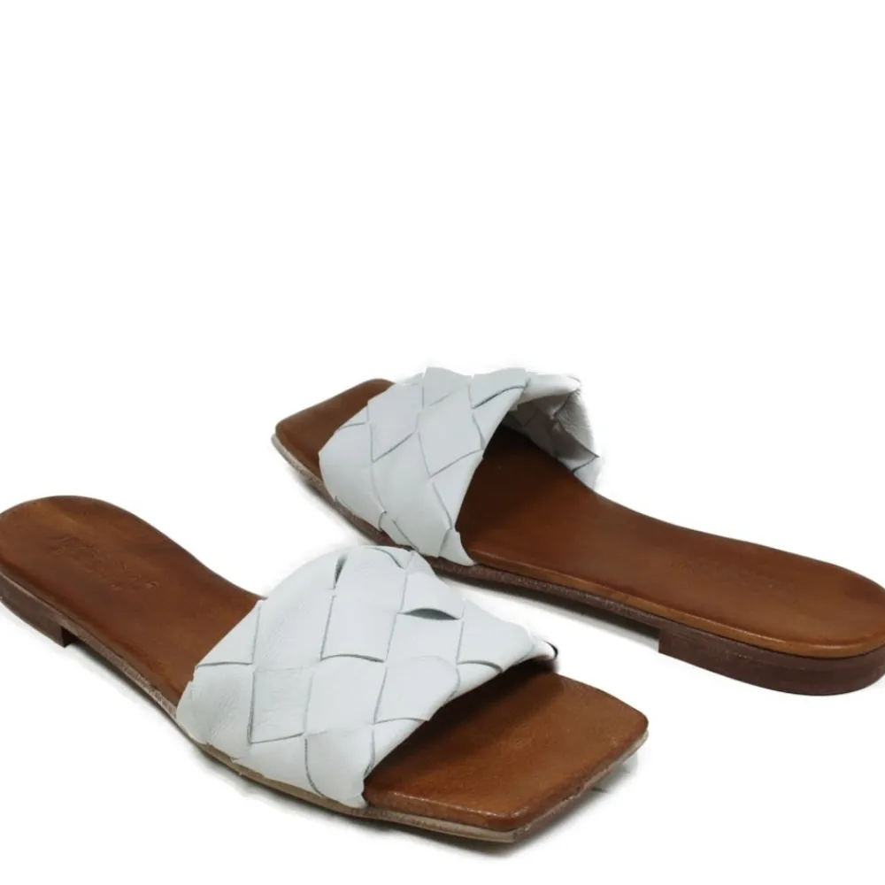 sandali_ciabatta_in_pelle_3.webp Sandali Bassi | Personal Sandali Ciabatta in Pelle Intrecciata Punta Quadrata "Slot" - /Cuoio Bianco