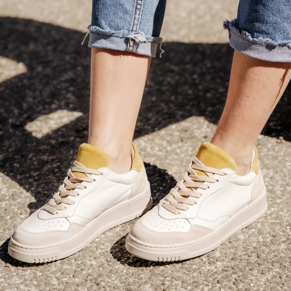 sneakers_in_pelle_da_donn_1-1.webp Sneakers | Personal Sneakers in pelle da donna "ARIS" - /Giallo Ocra Bianco