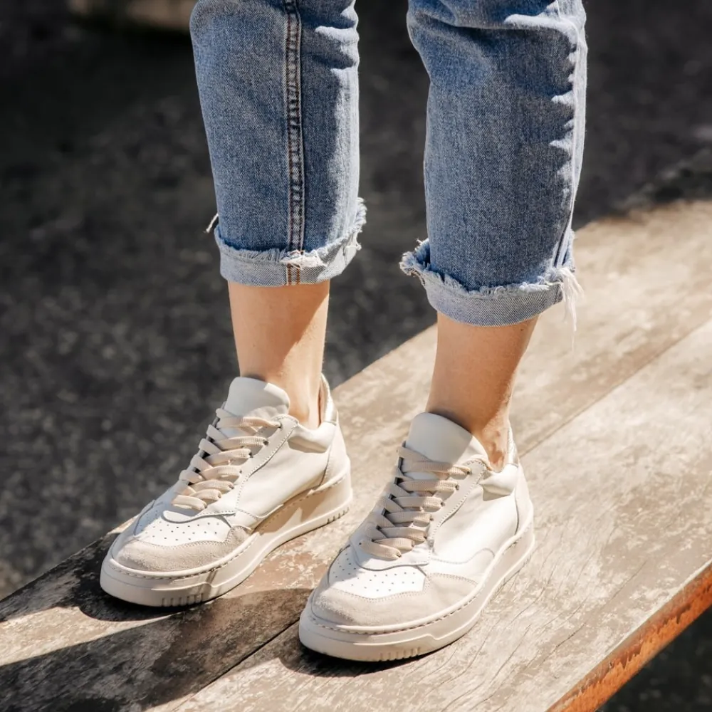 sneakers_in_pelle_da_donn_3.webp Sneakers | Personal Sneakers in pelle da donna "ARIS" - /Laminato Platino Bianco