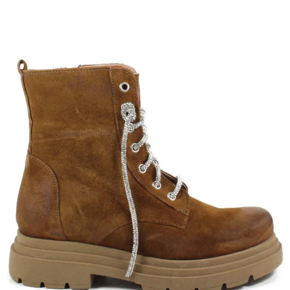 stivaletti_anfibi_in_camo_0-1.webp Anfibi | Stivali Estivi | Personal Stivaletti Anfibi in Camoscio con Lacci di Strass "BRIX"  - Cuoio