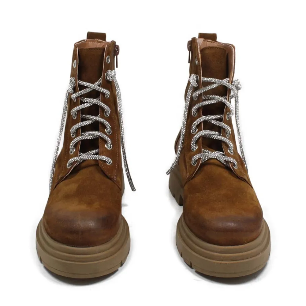 stivaletti_anfibi_in_camo_7-1.webp Anfibi | Stivali Estivi | Personal Stivaletti Anfibi in Camoscio con Lacci di Strass "BRIX"  - Cuoio