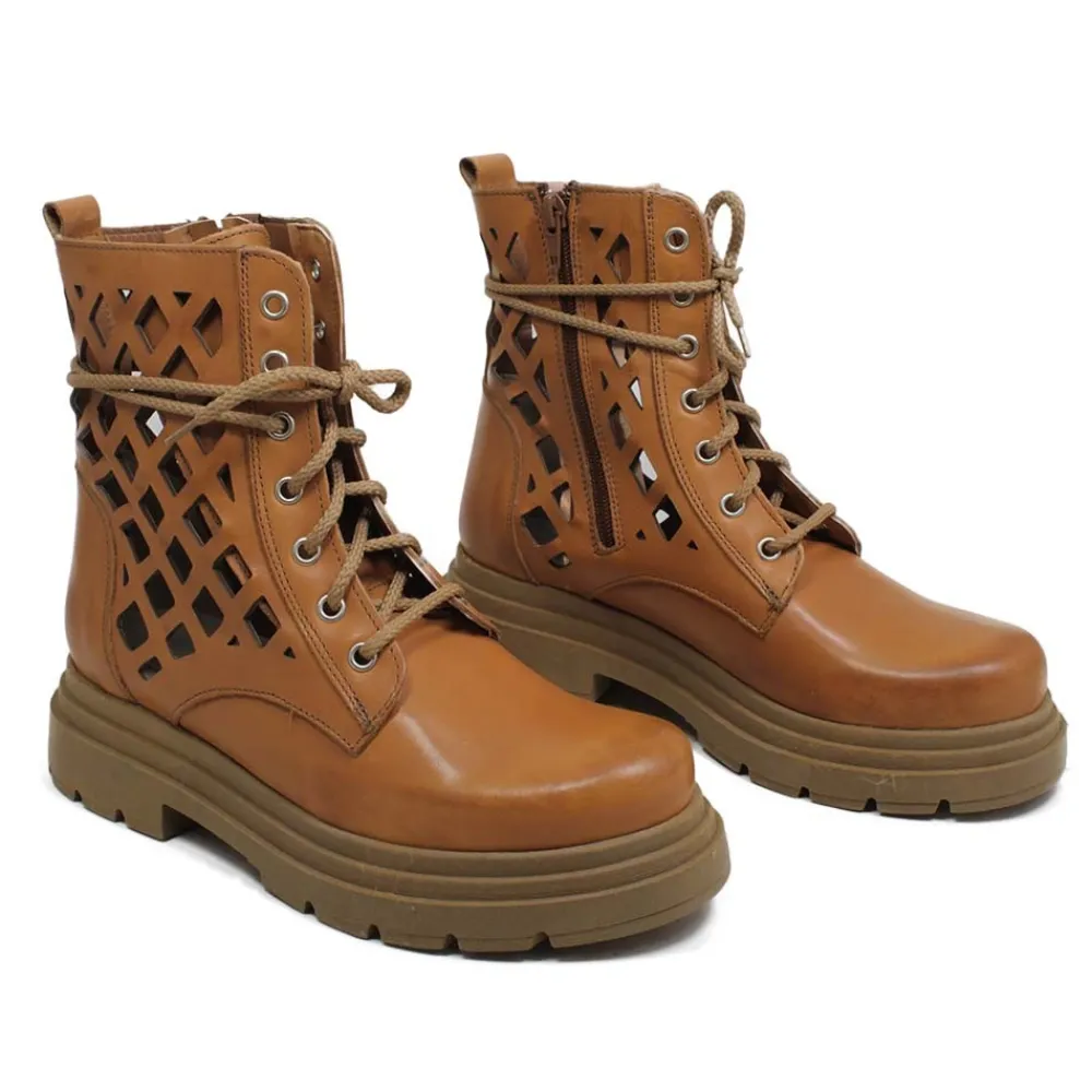 stivaletti_anfibi_laserat_4.webp Anfibi | Stivali Estivi | Personal Stivaletti Anfibi Laserati "CUBE" - Pelle Cuoio