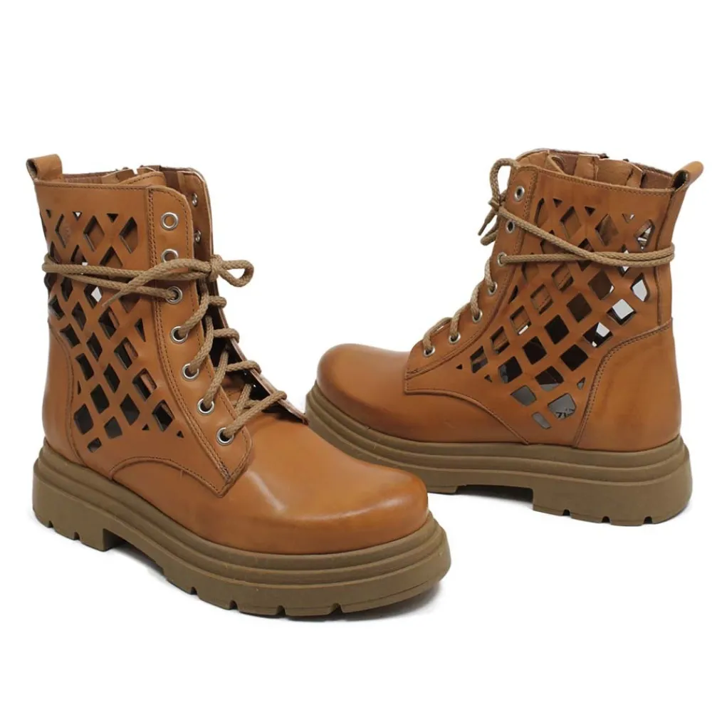 stivaletti_anfibi_laserat_5.webp Anfibi | Stivali Estivi | Personal Stivaletti Anfibi Laserati "CUBE" - Pelle Cuoio