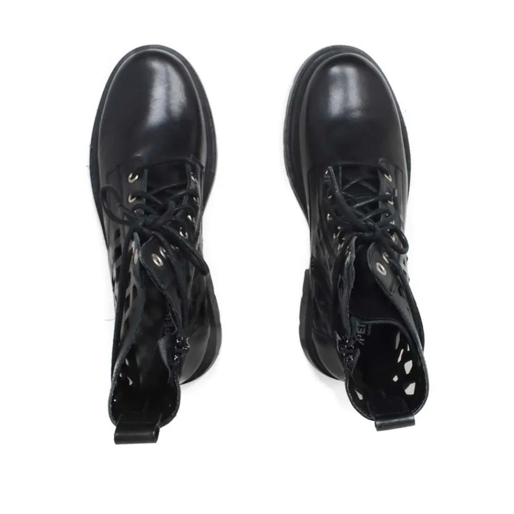 stivaletti_anfibi_laserat_6-1.webp Anfibi | Stivali Estivi | Personal Stivaletti Anfibi Laserati "CUBE"  - Pelle Nero