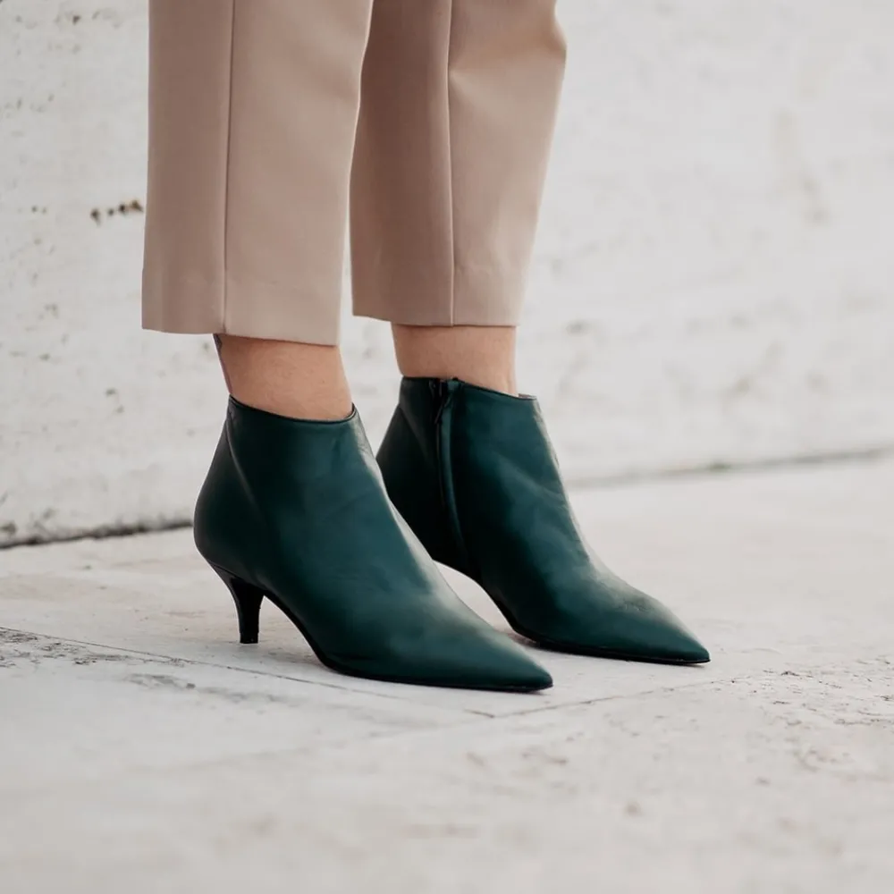 stivaletti_ankle_boots_co_1.webp Stivali Con Tacco | Tronchetti | Made in Italy Stivaletti Ankle Boots con tacchetto "155" - Nappa Verde