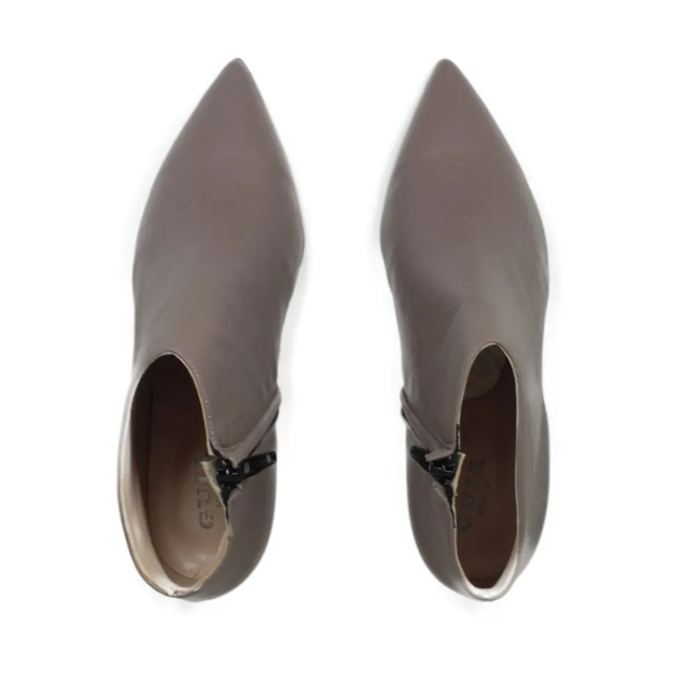 stivaletti_ankle_boots_co_5-1.webp Stivali Con Tacco | Tronchetti | Made in Italy Stivaletti Ankle Boots con tacchetto "155" - Nappa Taupe
