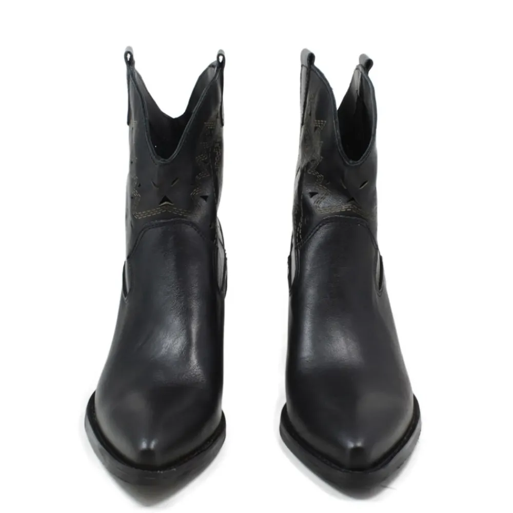 stivaletti_bassi_camperos_4.webp Stivali Con Tacco | Stivali Estivi | In Time Stivaletti Bassi Camperos Traforati a Laser "CLARA" - Nero