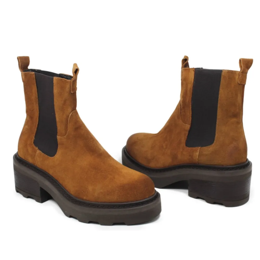 stivaletti_beatles_platfo_5.webp Anfibi | Stivali E Scarpe Con Zeppa | Made in Italy Stivaletti Beatles Platform con Elastici "Margo" - Camoscio Cuoio