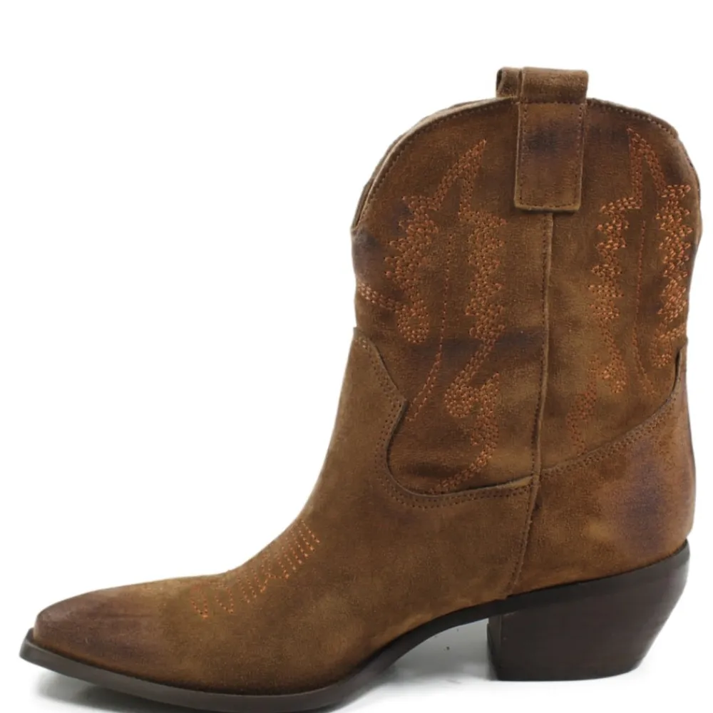 stivaletti_camperos_texan_2-1.webp Stivali Texani | Stivali Invernali | In Time Stivaletti Camperos Texani con Ricamo "PETRA" - Camoscio Cuoio