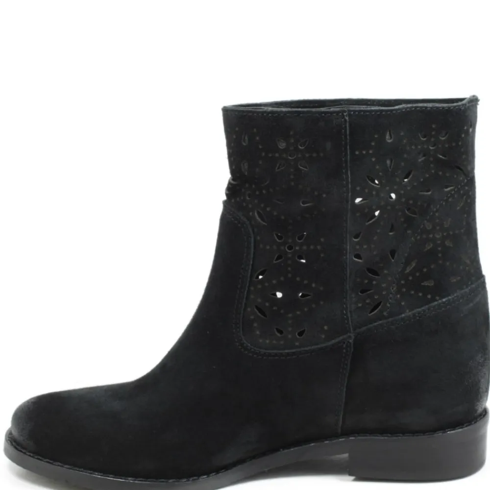 stivaletti_con_zeppa_inte_1-1.webp Stivali Estivi | Stivali E Scarpe Con Zeppa | Personal Stivaletti con zeppa interna laserati "Alley" - Camoscio Nero