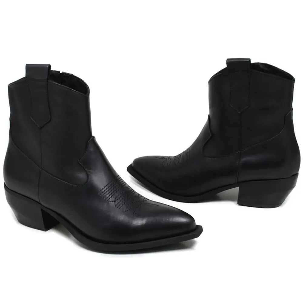 stivaletti_texani_alla_ca_3.webp Stivali Texani | Stivali Invernali | Personal Stivaletti Texani alla Caviglia con Ricamo e Cerniera "CAMERON" - Pelle Nero