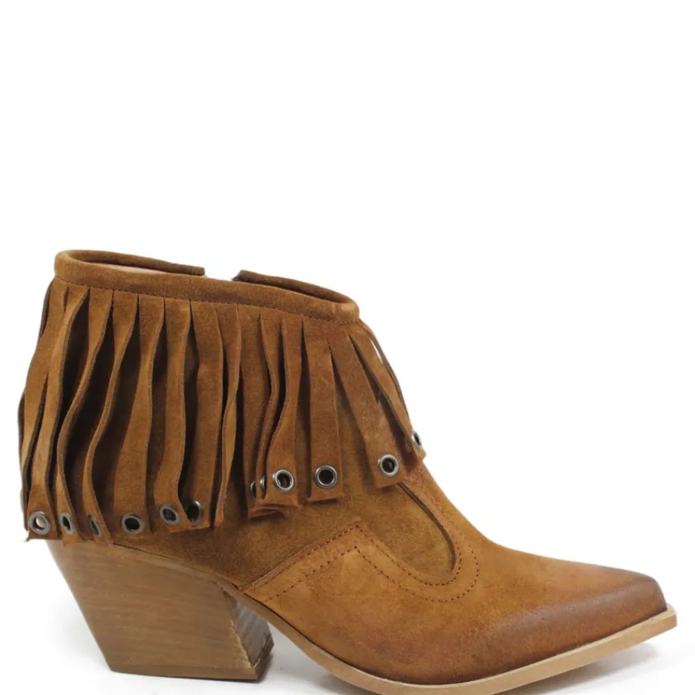 stivaletti_texani_con_fra_0.webp Stivali Con Tacco | Tronchetti | Personal Stivaletti Texani con Frange e Occhielli "Trenza" - Cuoio