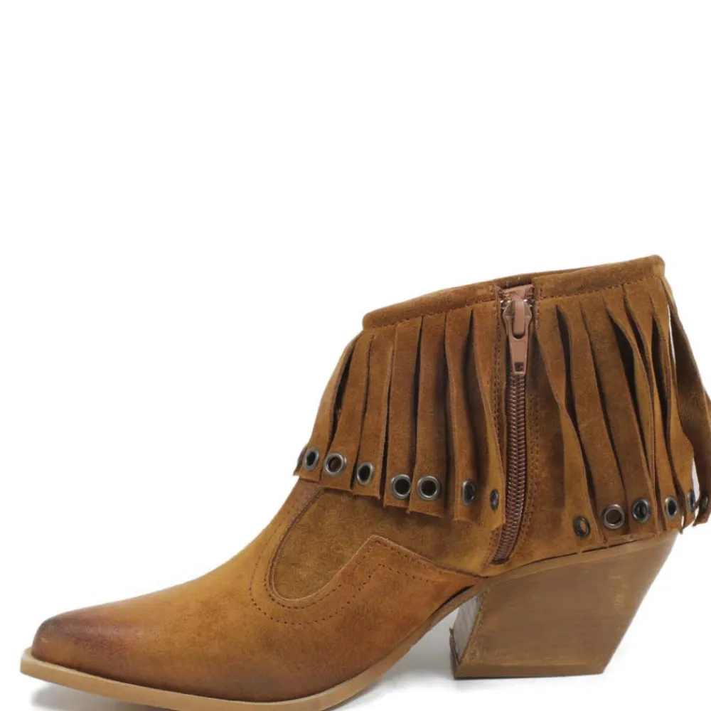 stivaletti_texani_con_fra_1.webp Stivali Con Tacco | Tronchetti | Personal Stivaletti Texani con Frange e Occhielli "Trenza" - Cuoio