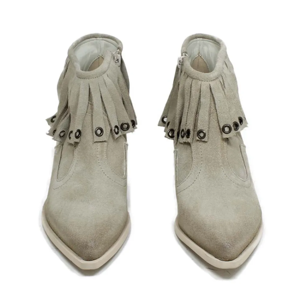 stivaletti_texani_con_fra_4-1.webp Stivali Con Tacco | Tronchetti | Personal Stivaletti Texani con Frange e Occhielli "Trenza" - Beige