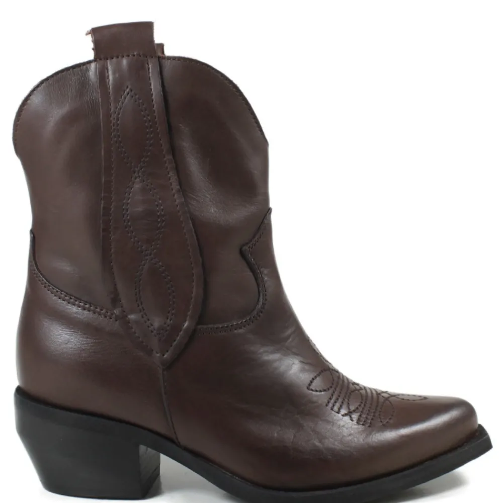 stivaletti_texani_con_ric_0-3.webp Stivali Texani | Stivali Invernali | Personal Stivaletti Texani con Ricamo "LORAH" - Pelle Marrone TestadiMoro