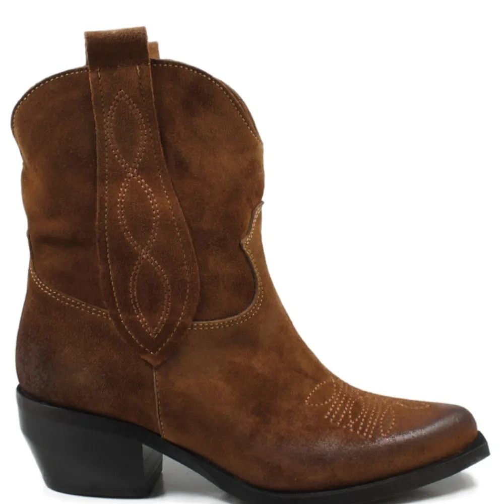 stivaletti_texani_con_ric_0.webp Stivali Texani | Stivali Invernali | Personal Stivaletti Texani con Ricamo "LORAH" - Camoscio Cuoio