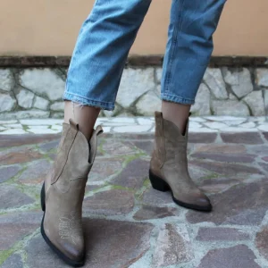 Stivali Texani | Stivali Invernali | Personal Stivaletti Texani con Ricamo "LORAH" - Camoscio Taupe