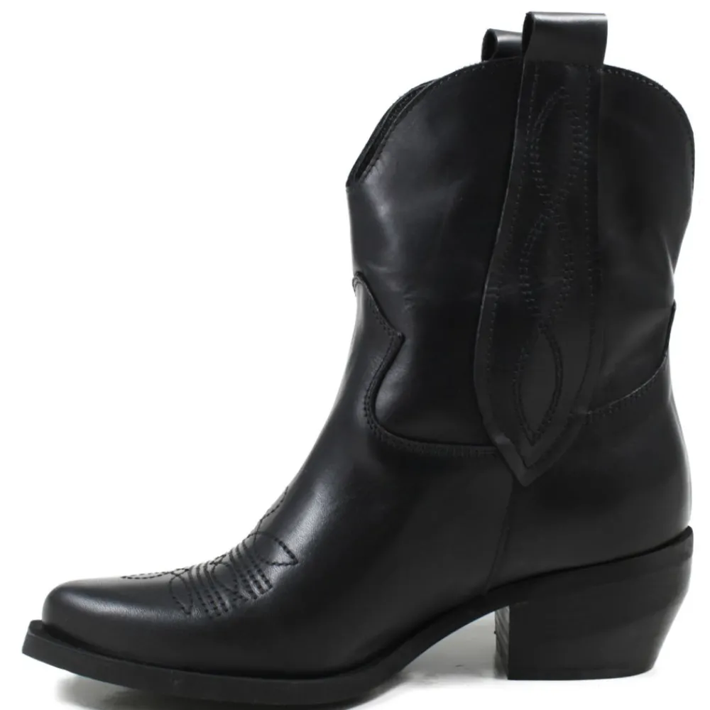 stivaletti_texani_con_ric_3-2.webp Stivali Texani | Stivali Invernali | Personal Stivaletti Texani con Ricamo "LORAH" - Pelle Nero