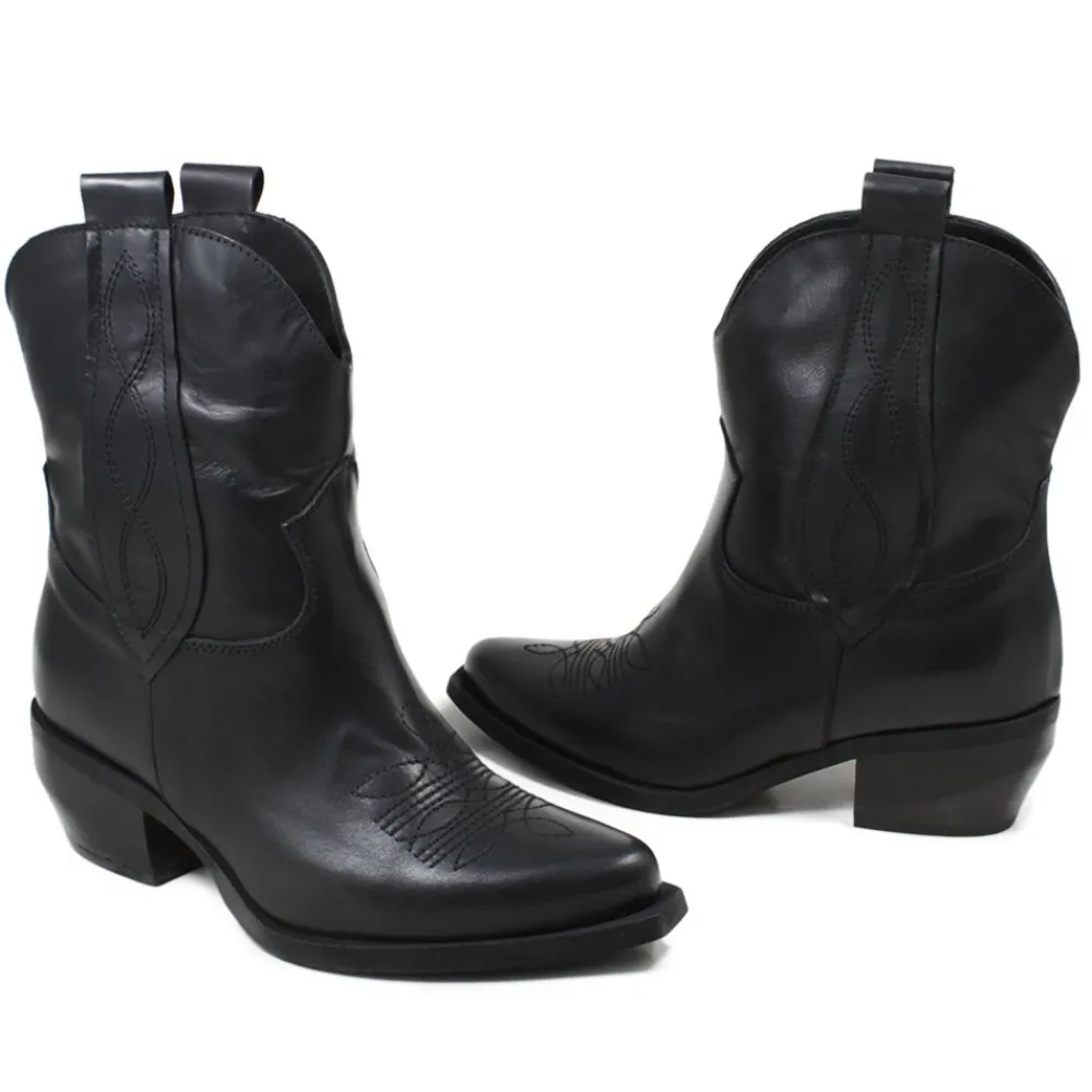 stivaletti_texani_con_ric_4-2.webp Stivali Texani | Stivali Invernali | Personal Stivaletti Texani con Ricamo "LORAH" - Pelle Nero