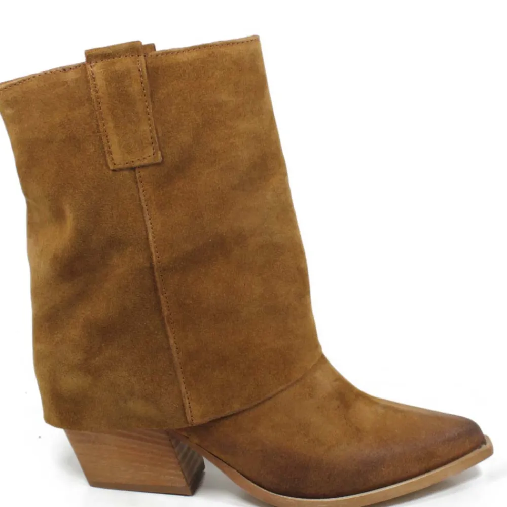 stivaletti_texani_estivi__0-2.webp Stivali Con Tacco | Stivali Estivi | Personal Stivaletti Texani Estivi con Bavero Risvolto "Gipsy" - Camoscio Cuoio