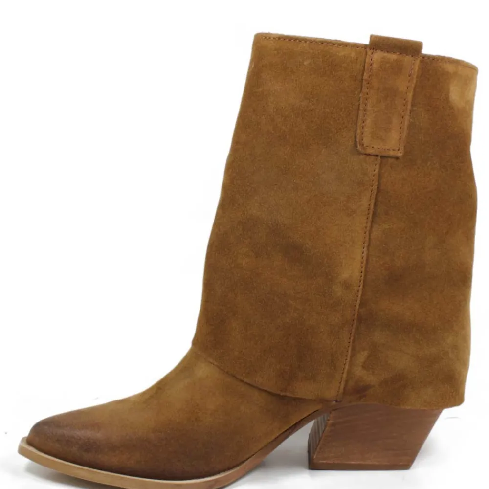 stivaletti_texani_estivi__1-2.webp Stivali Con Tacco | Stivali Estivi | Personal Stivaletti Texani Estivi con Bavero Risvolto "Gipsy" - Camoscio Cuoio