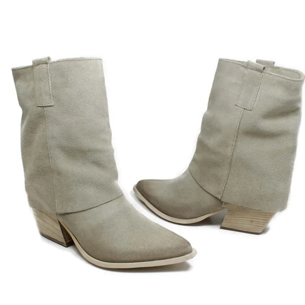 stivaletti_texani_estivi__4-1.webp Stivali Con Tacco | Stivali Estivi | Personal Stivaletti Texani Estivi con Bavero Risvolto "Gipsy" - Camoscio Beige