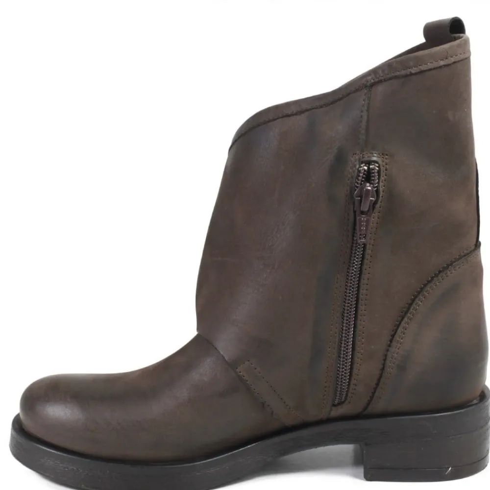 stivali_bassi_biker_boots_2-2.webp Stivali Invernali | Bikers Invernali | In Time Stivali Bassi Biker Boots Fibbia "MANTRA/B" - Testa di Moro TestadiMoro