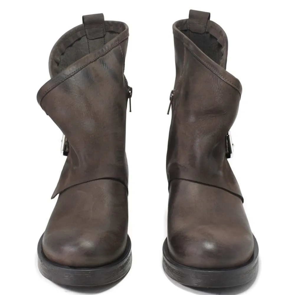 stivali_bassi_biker_boots_6-2.webp Stivali Invernali | Bikers Invernali | In Time Stivali Bassi Biker Boots Fibbia "MANTRA/B" - Testa di Moro TestadiMoro