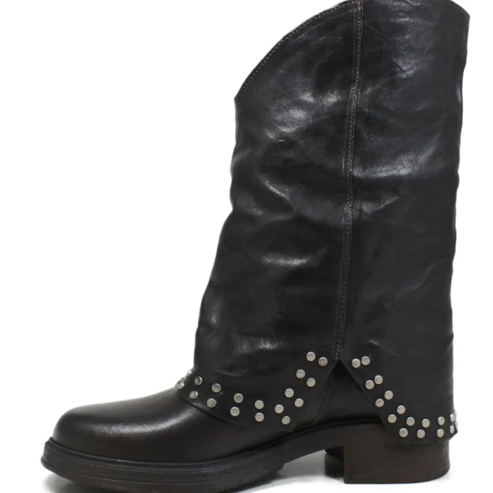 stivali_biker_boots_con_g_1-1.webp Stivali Invernali | Bikers Invernali | Personal Stivali Biker Boots con ghetta risvolto e borchiette "NIVES" - Lavato Testa di Moro TestadiMoro