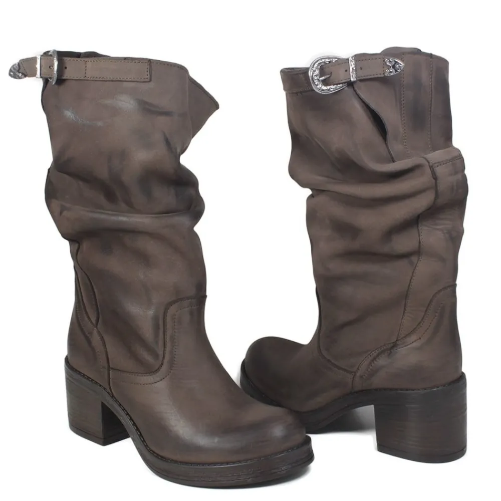 stivali_biker_boots_medi__4-1.webp Stivali Con Tacco | Stivali Invernali | In Time Stivali Biker Boots Medi con Tacco "58/M" - Nabuk Testa di Moro TestadiMoro